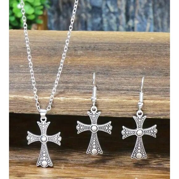Silver Tone Cross Necklace &‎ Earrings Set NEW - Picture 1 of 3